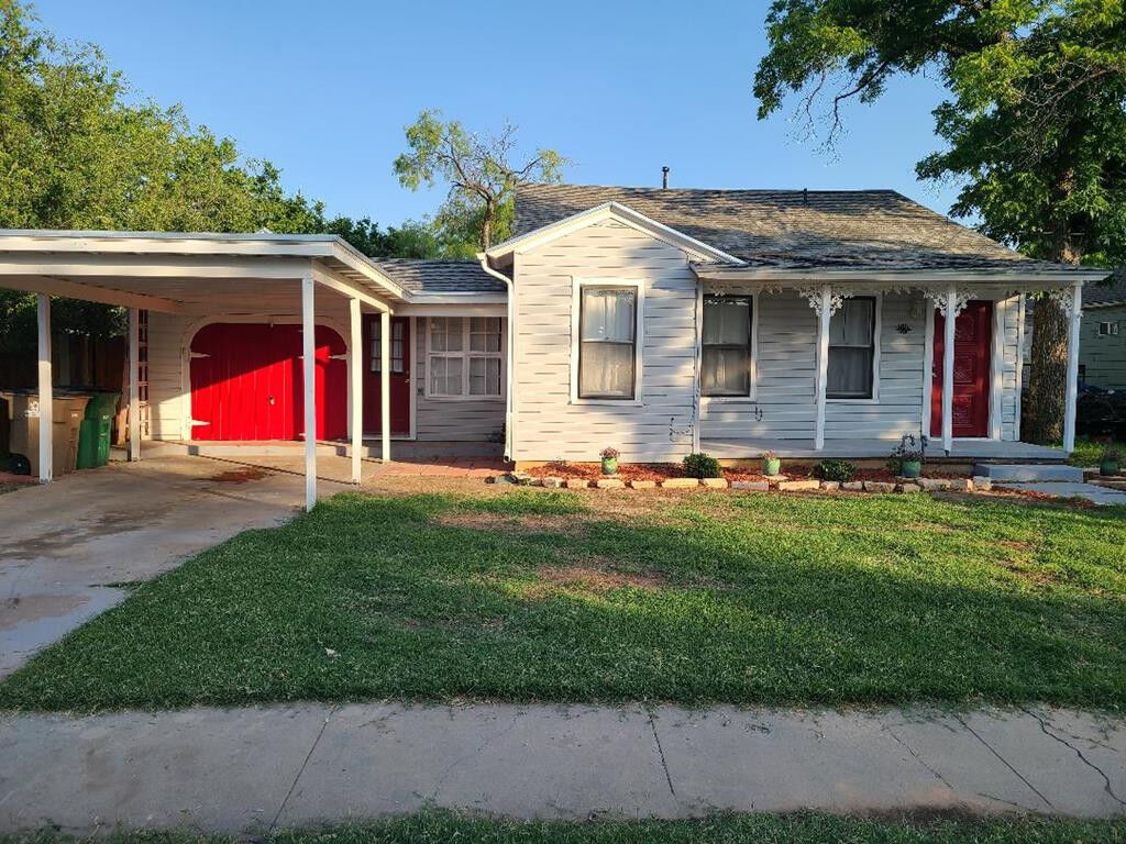 Property Photo:  1811 Willow Street  TX 76901 