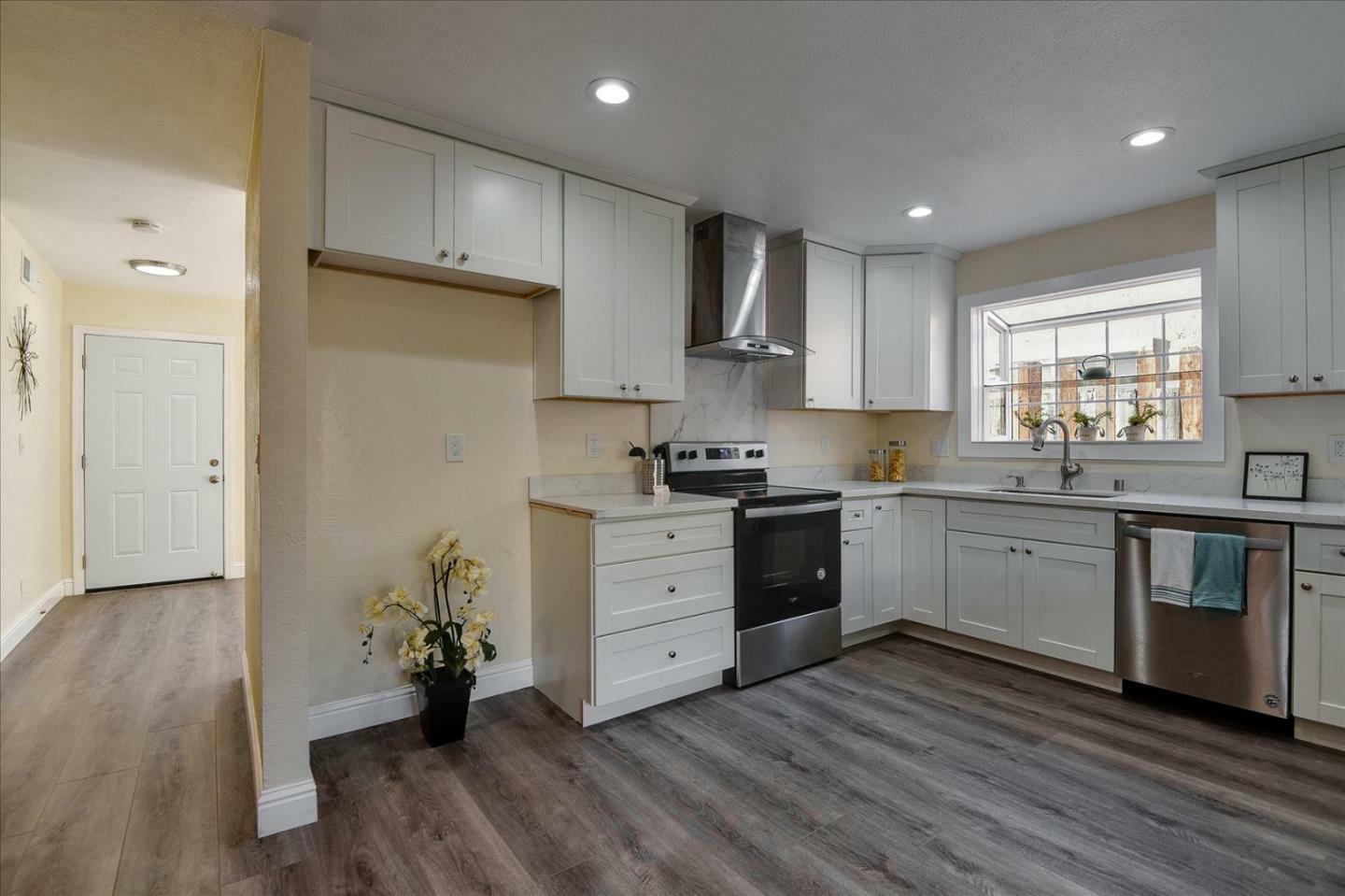 Property Photo:  686 Webster Drive  CA 95133 