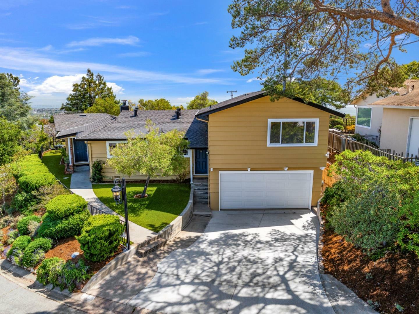 Property Photo: 224 Lyndhurst Avenue CA 94002