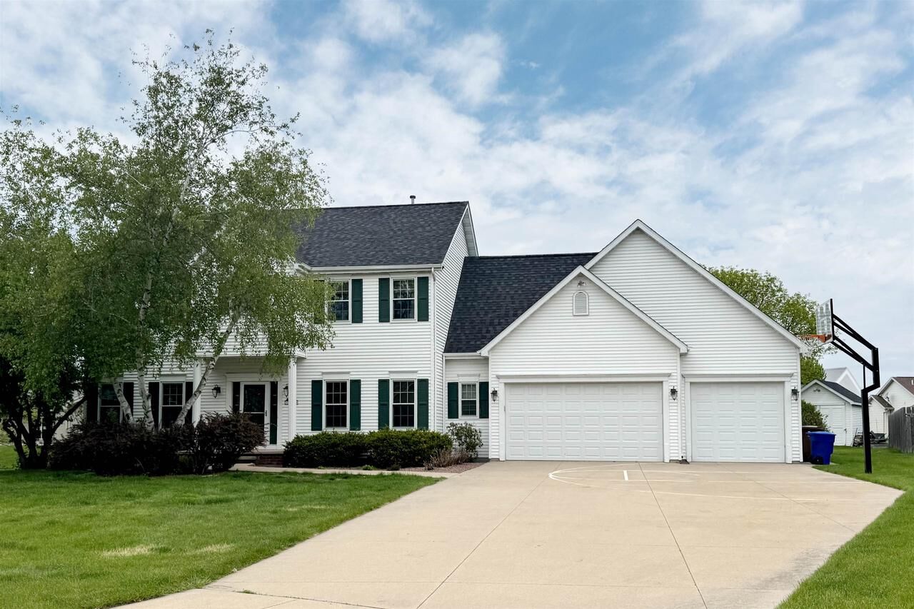 Property Photo: 1020 Purple Sage Court WI 54952