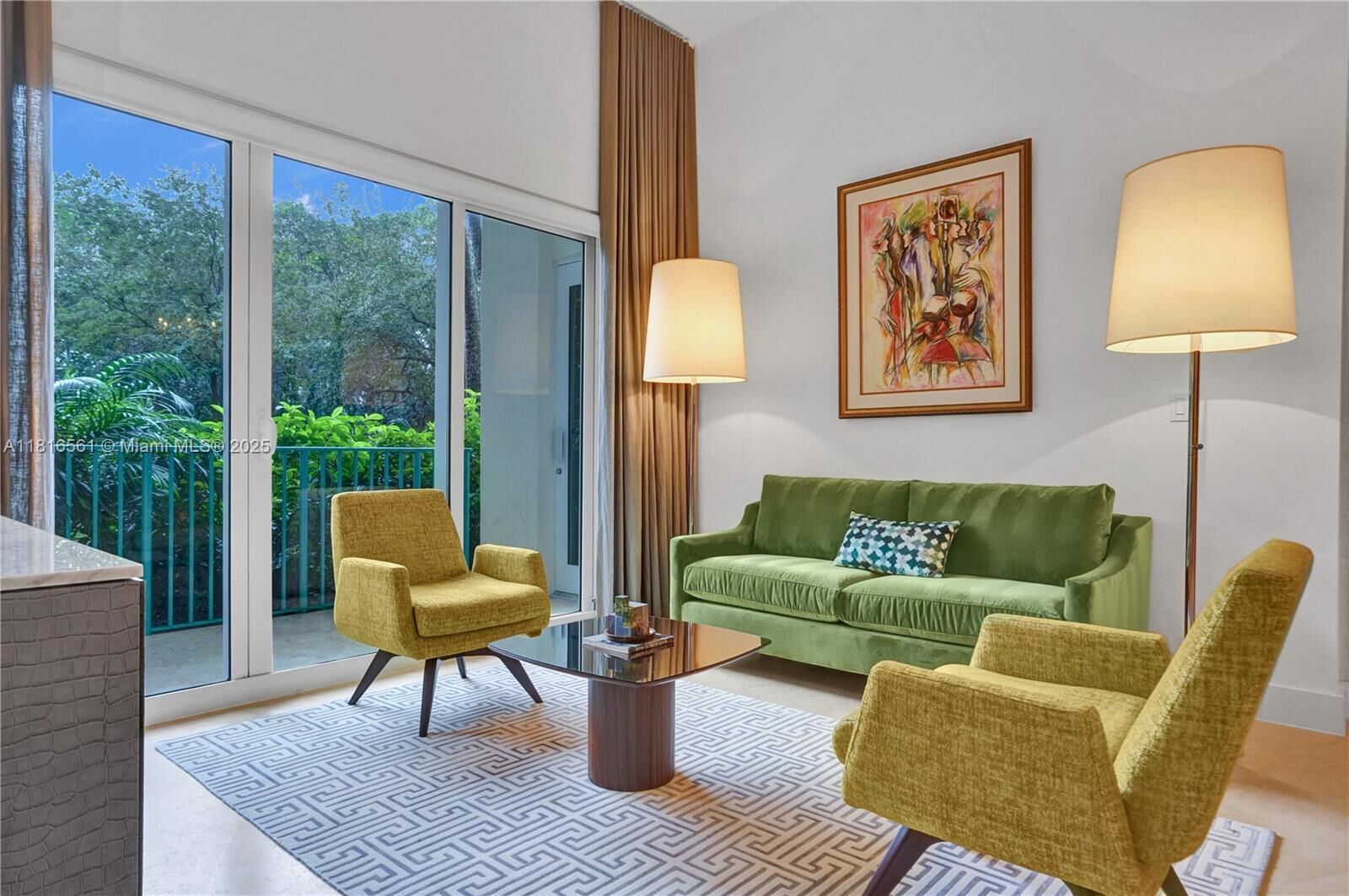 Property Photo: 20000 E Country Club Dr 112 FL 33180