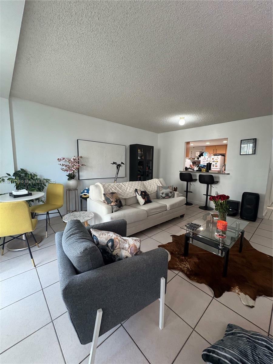 Property Photo: 7545 E Treasure Dr 4K FL 33141