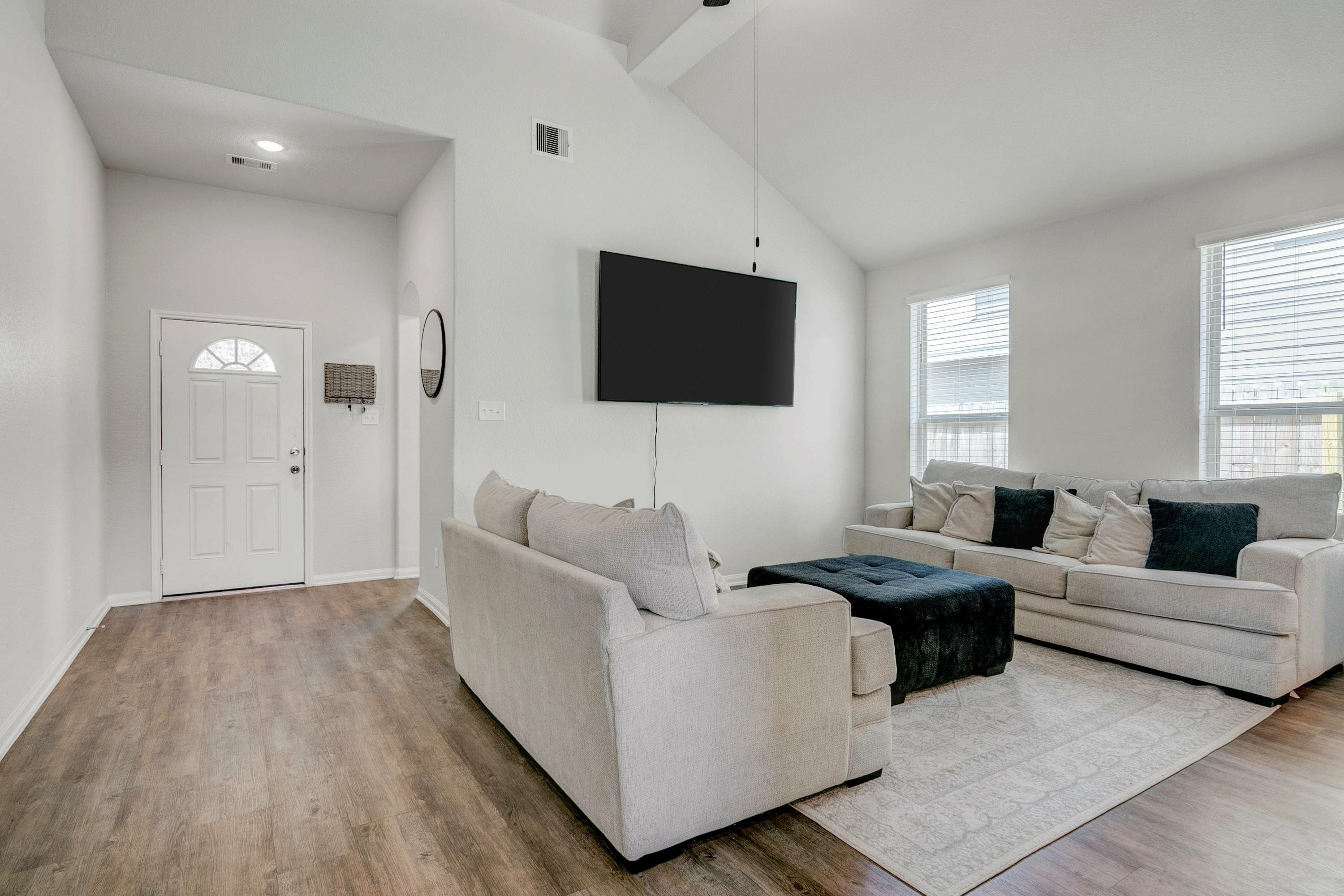 Property Photo: 1560 Alice TX 77705