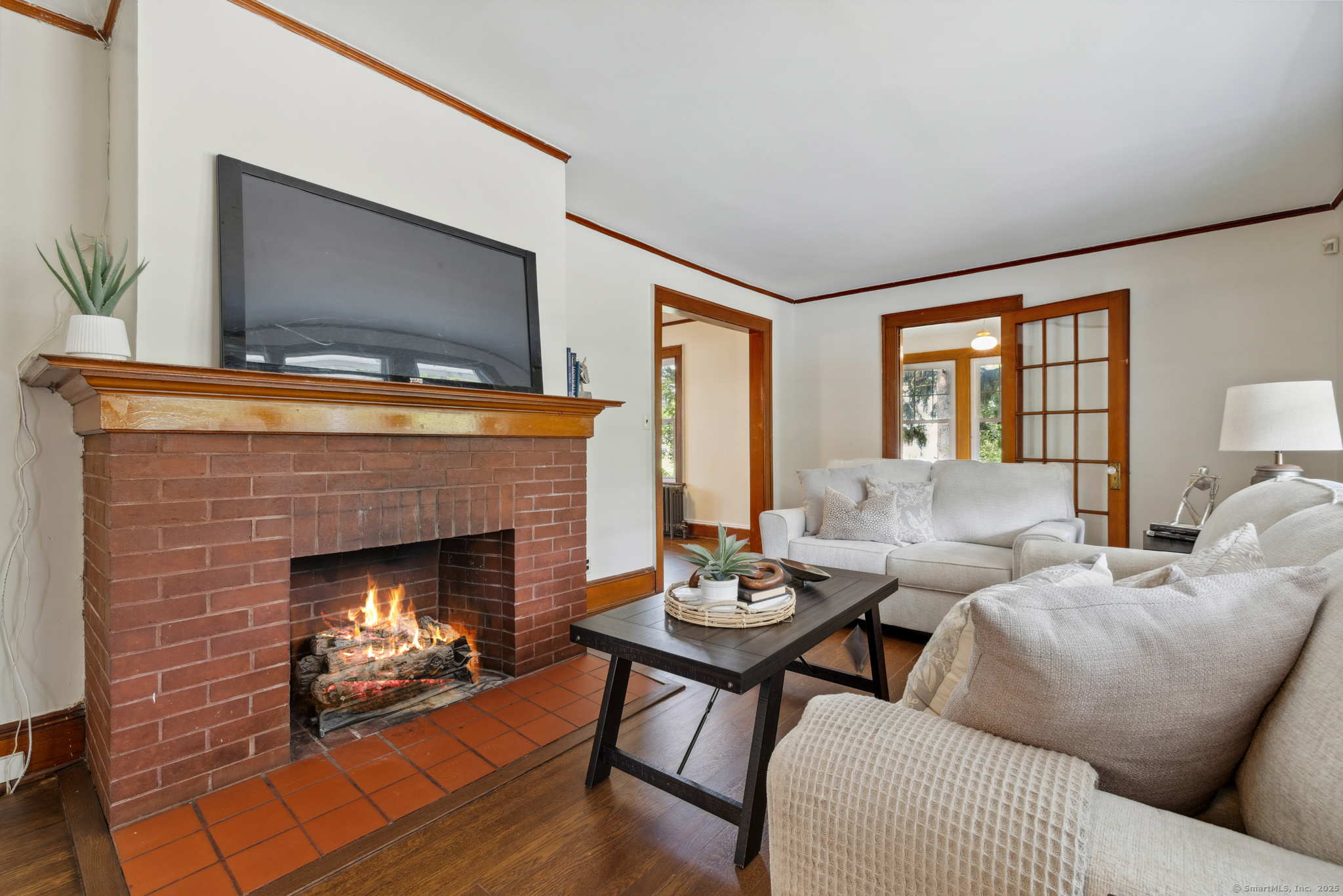 Property Photo: 213 Silver Lane CT 06118