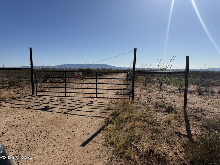 Property Photo: 1268 E Cougar Trail 123 AZ 85630