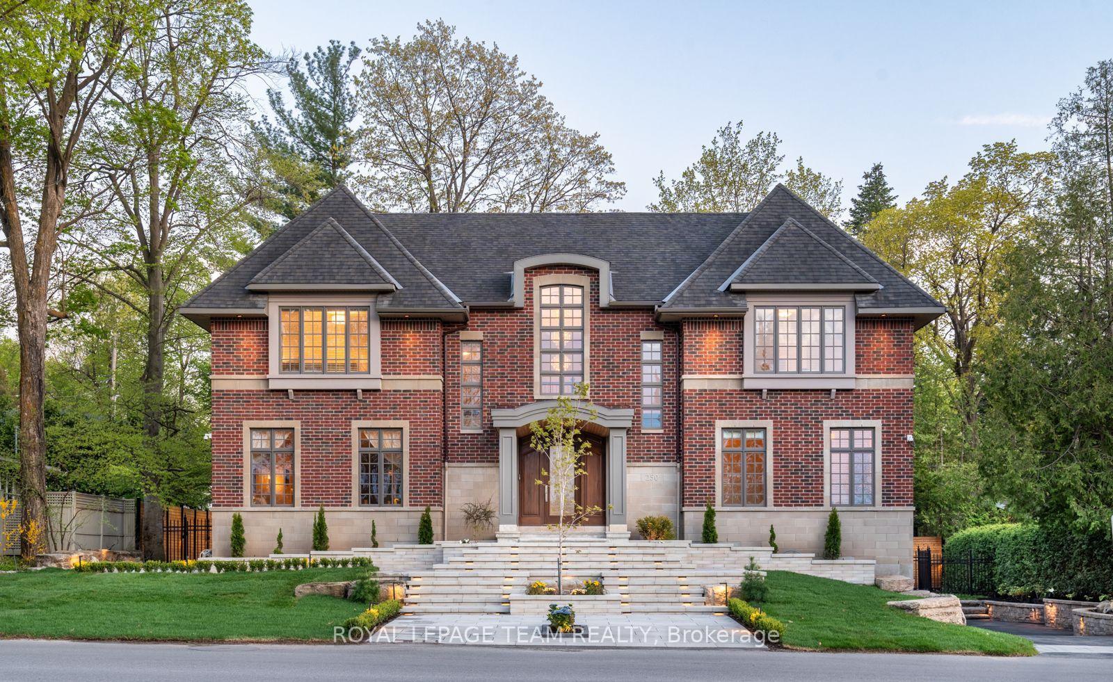 Property Photo: 250 Sandridge Road ON K1L 5A2