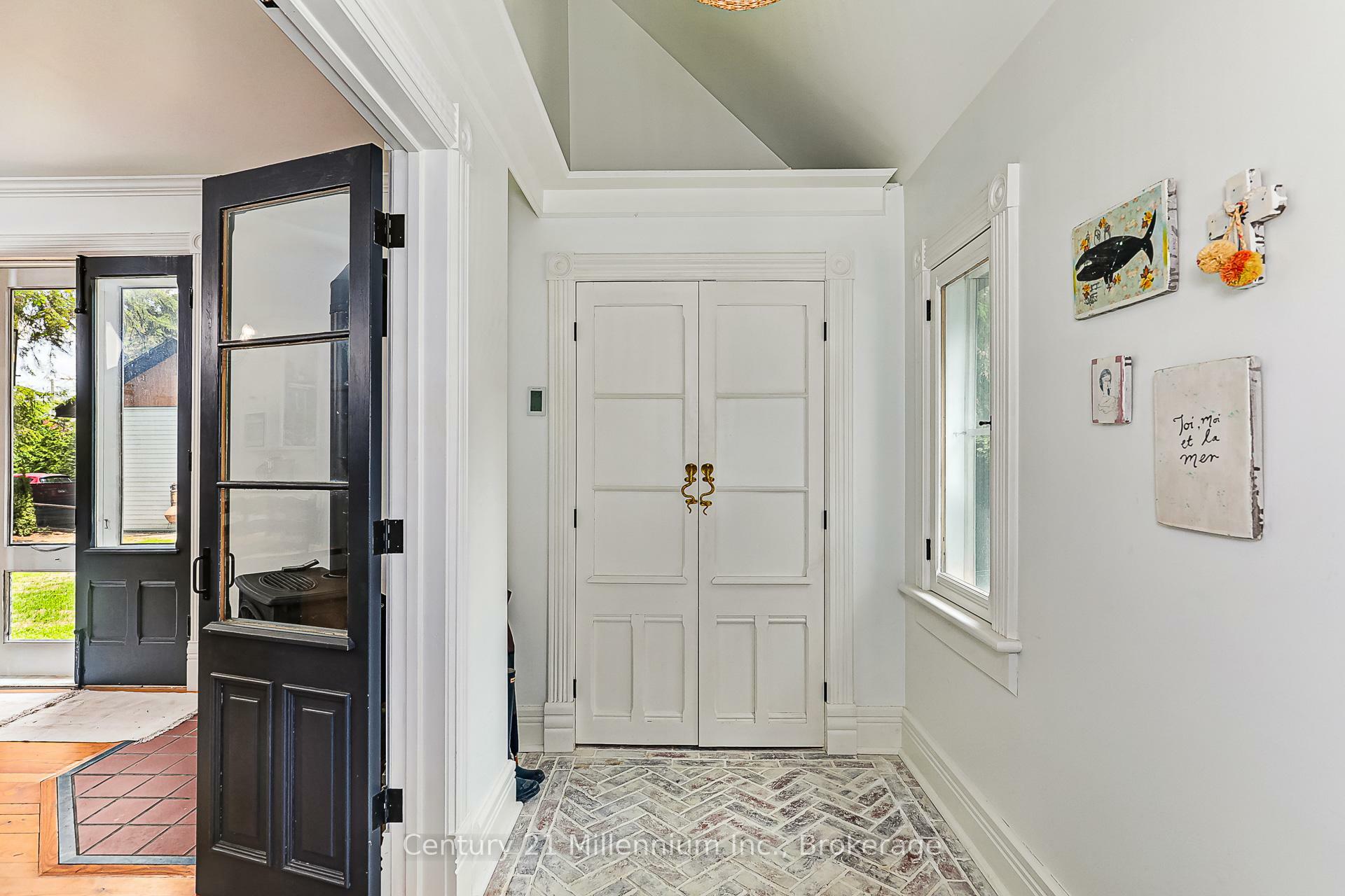 Property Photo: 285 Maple Street ON L9Y 2R3