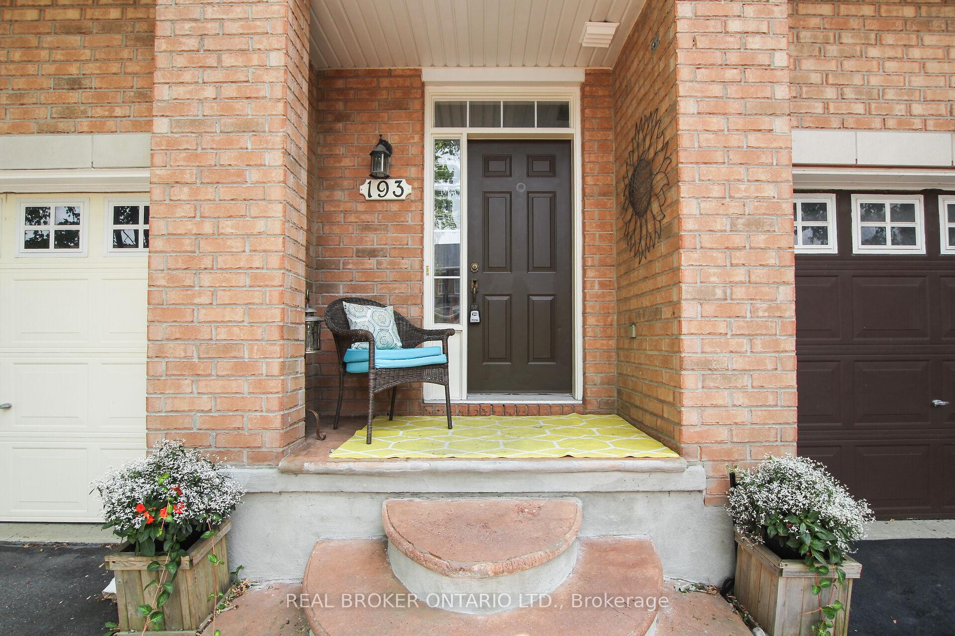 Property Photo: 193 Deercroft Avenue ON K2J 5J4
