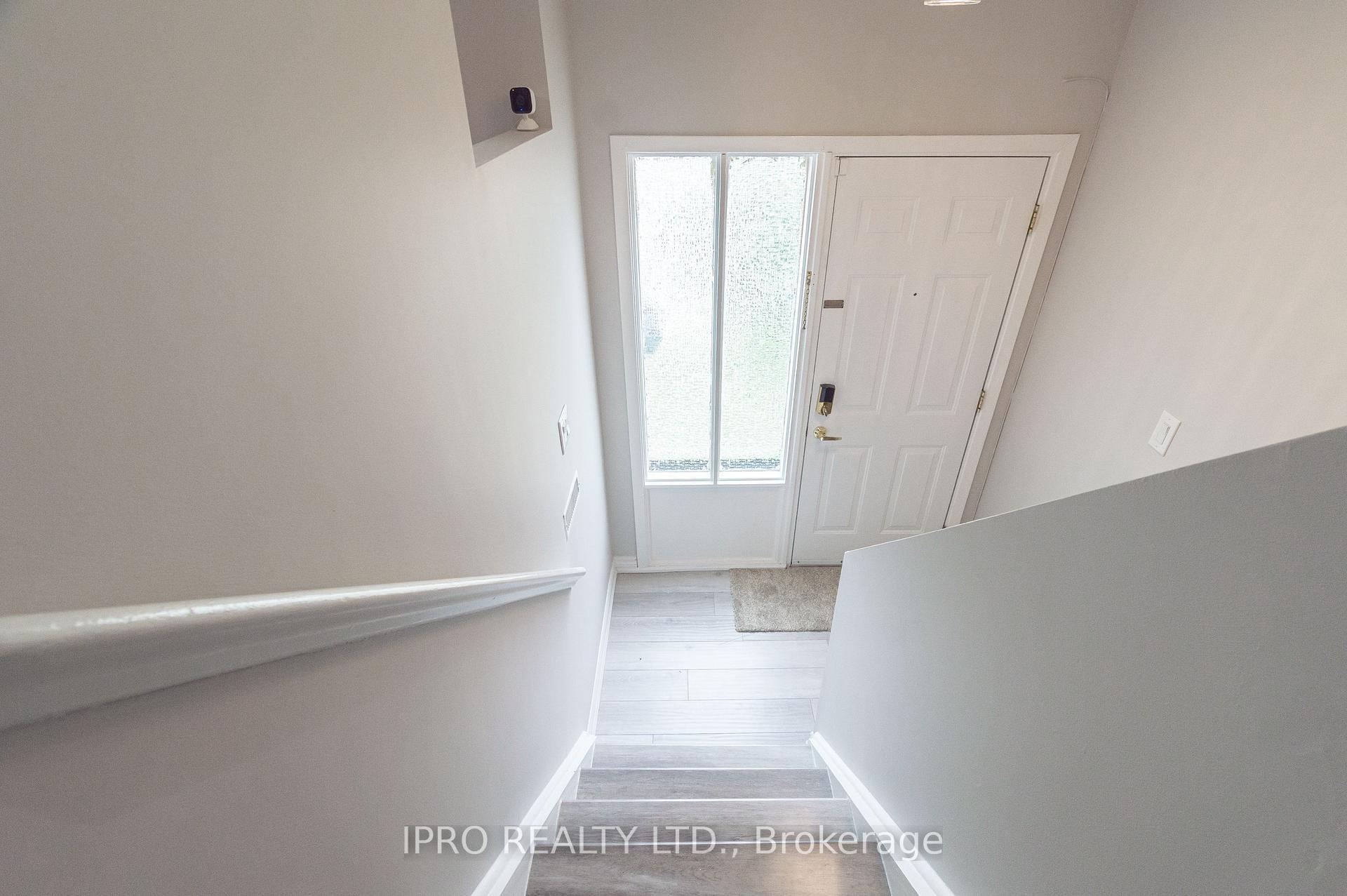 Property Photo: 16 Franklin Court ON L6T 3Z1