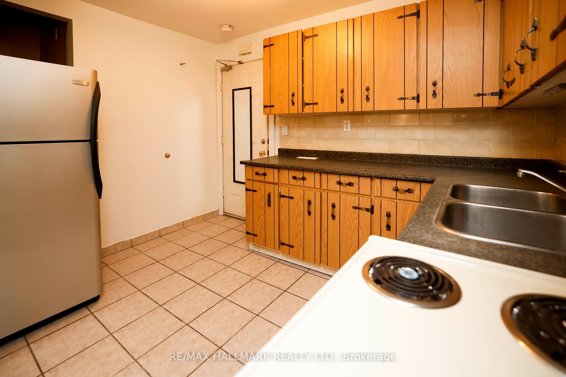 Property Photo: 37 Holland Street W 3 ON L3Z 2B9