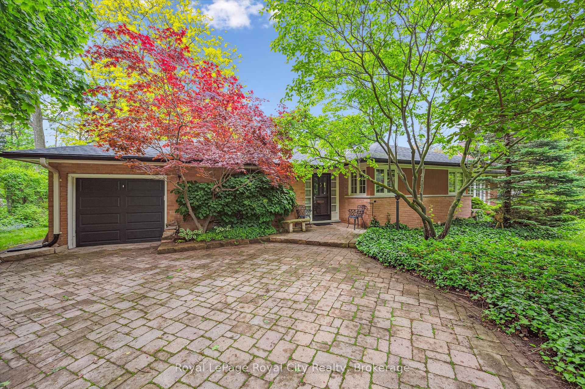 Property Photo:  29 Lynwood Place  ON N1G 2V9 