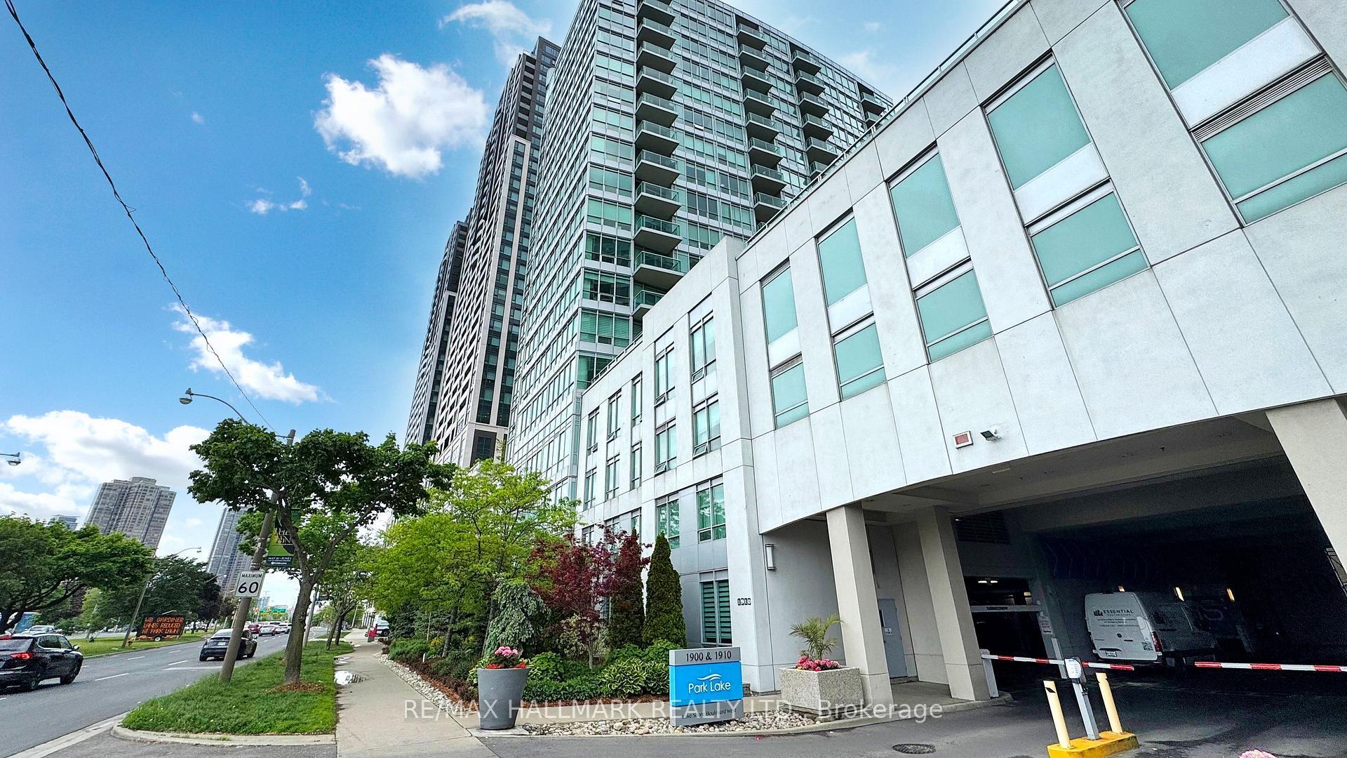 Property Photo: 1910 Lake Shore Boulevard W 1607 ON M6S 1A2