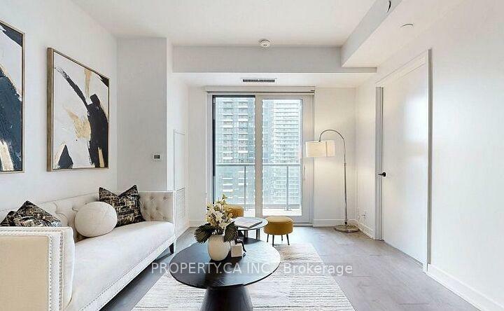 Property Photo: 108 Peter Street 506 ON M5V 0W2