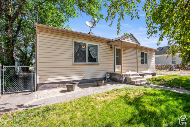 Property Photo: 157 E 900 N UT 84648