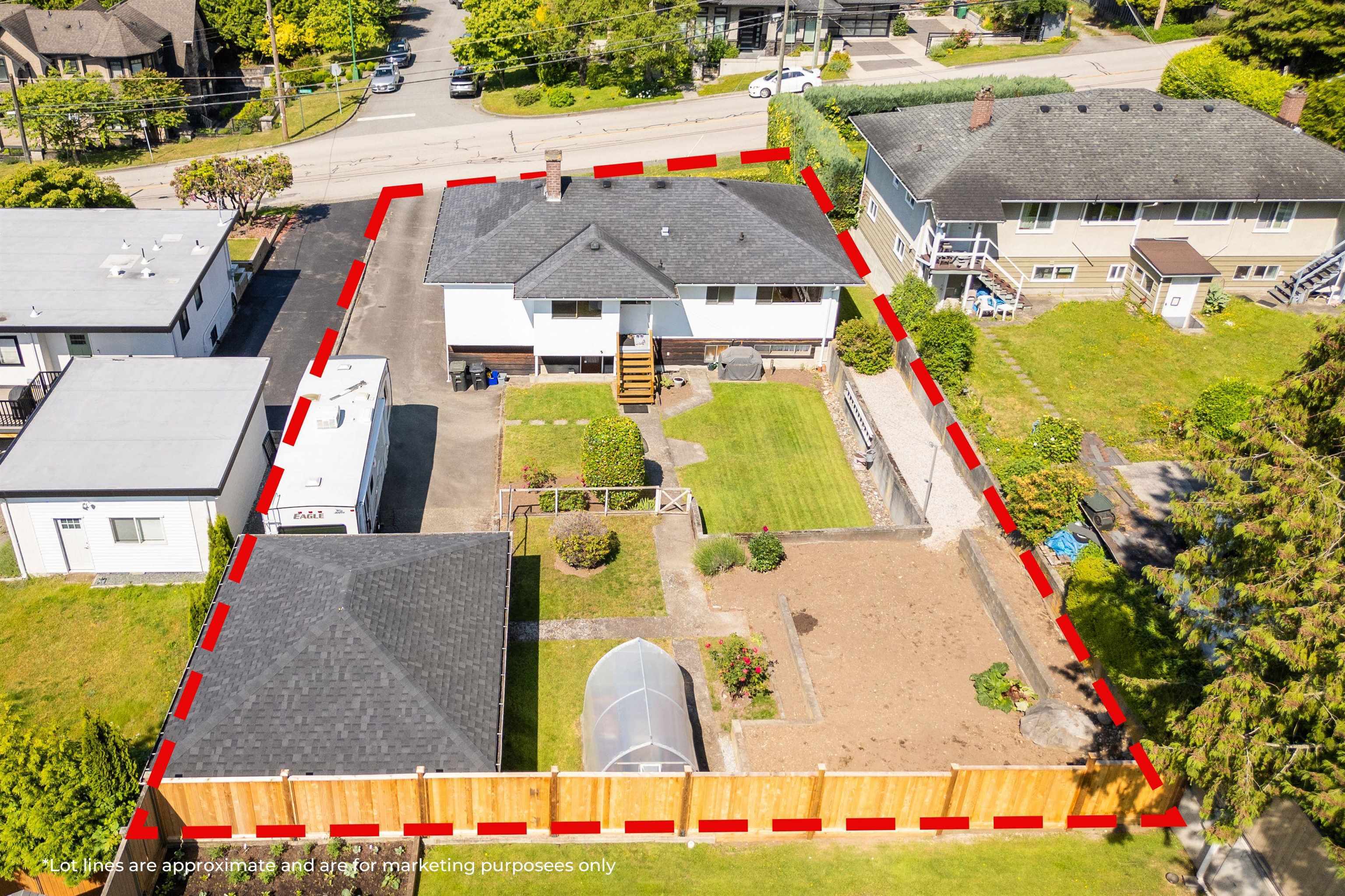 Property Photo: 7988 Sussex Avenue BC V5J 3W3