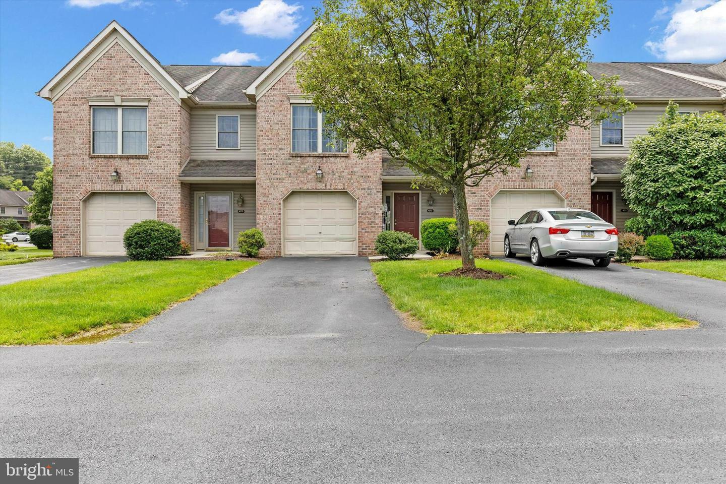 Property Photo: 453 Stonehedge Lane PA 17055