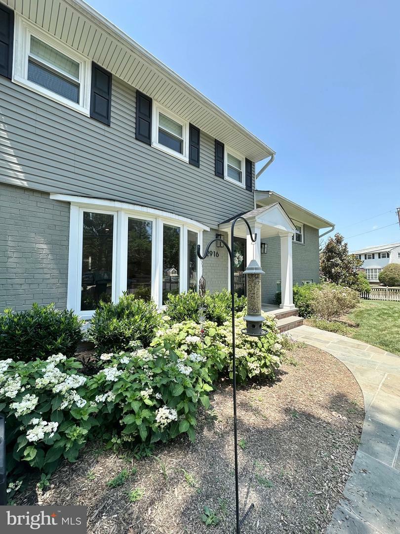 Property Photo: 2916 Mayer Place VA 22302