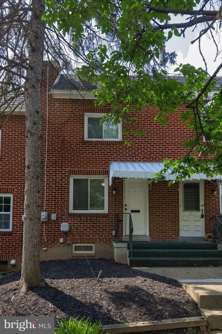 Property Photo: 913 Union Street PA 17603