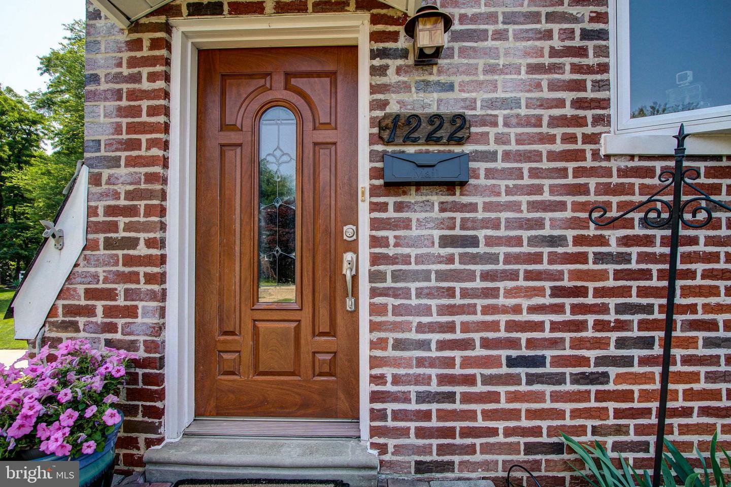 Property Photo: 1222 Jennifer Road PA 19116