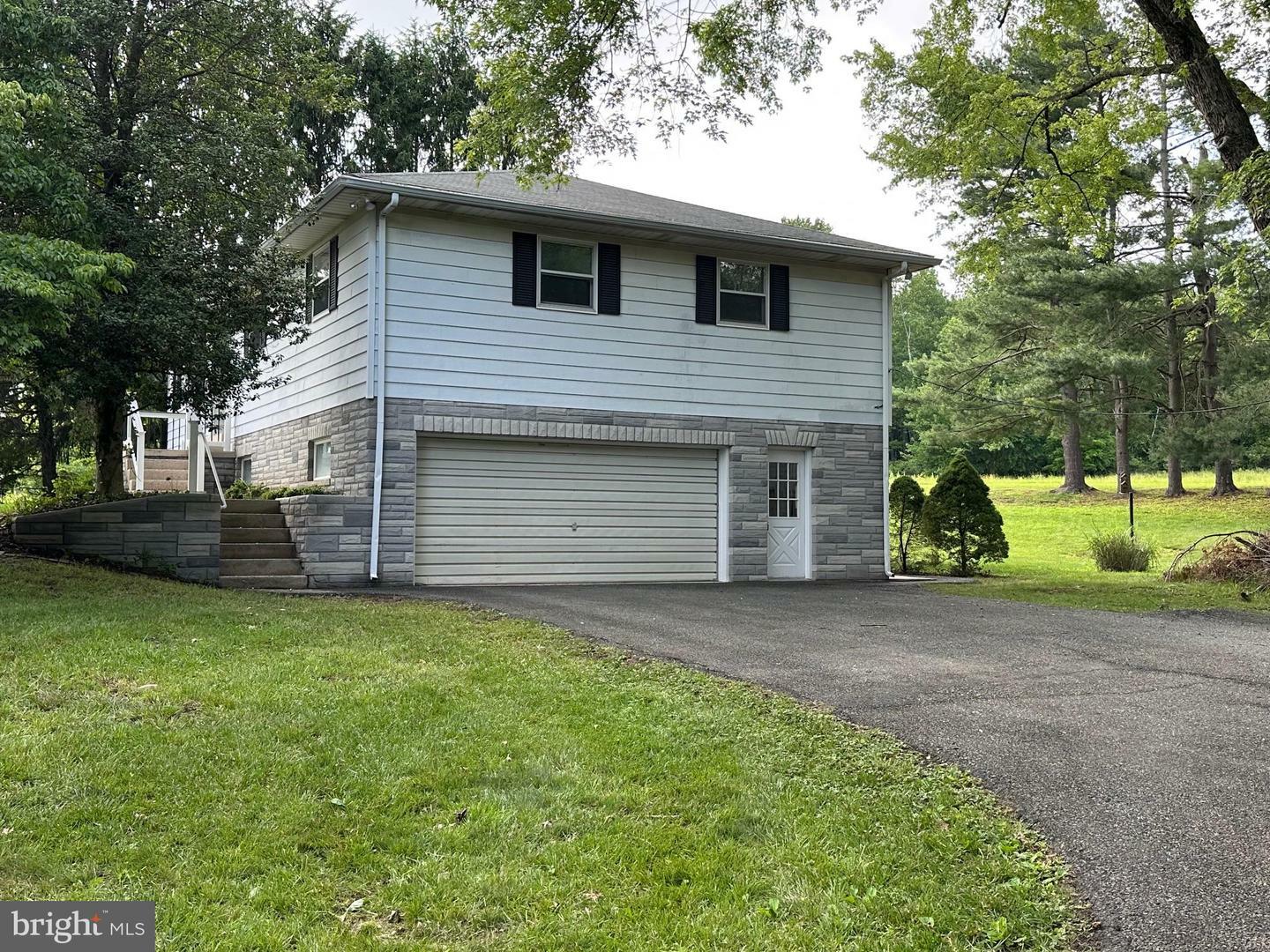 Property Photo: 2464 Old Route 100 PA 19504