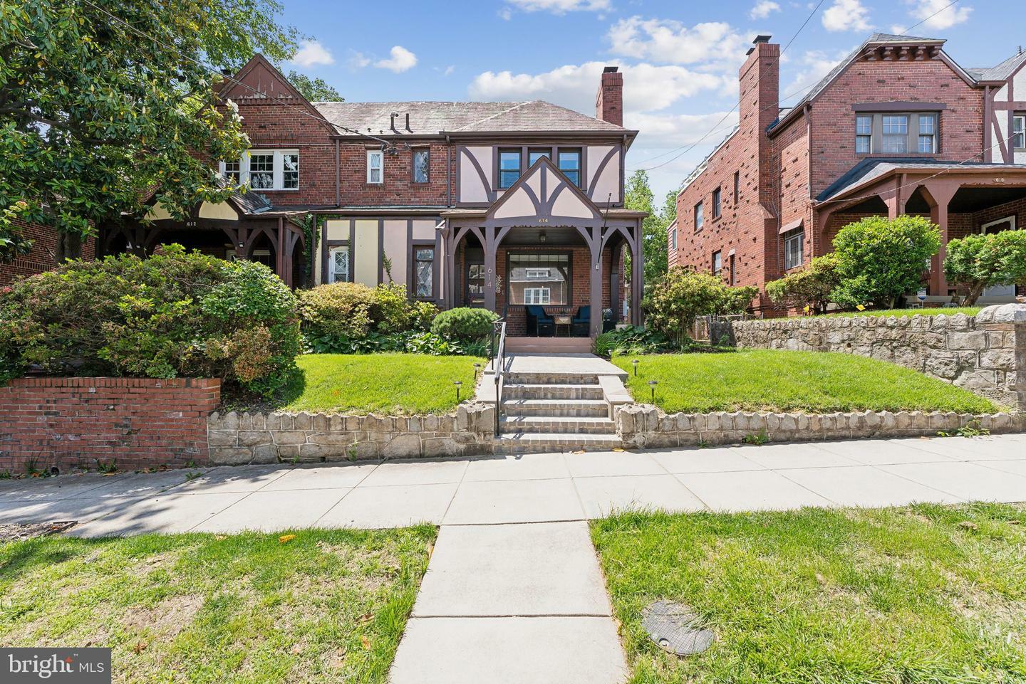 Property Photo: 614 Oneida Place NW DC 20011