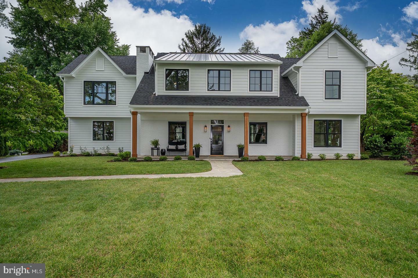 Property Photo: 427 School Lane PA 19087
