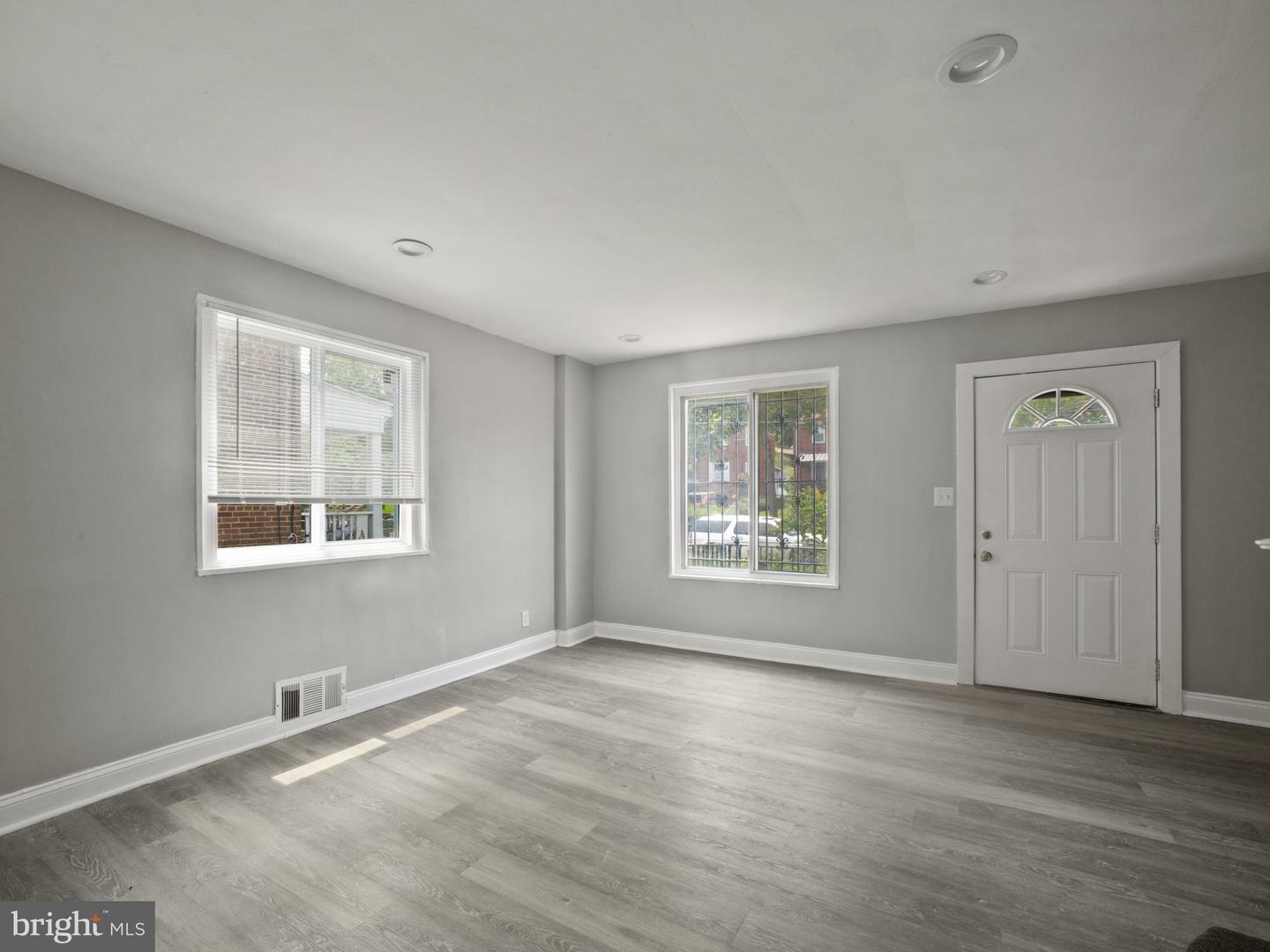 Property Photo:  145 Mississippi Avenue SE  DC 20032 
