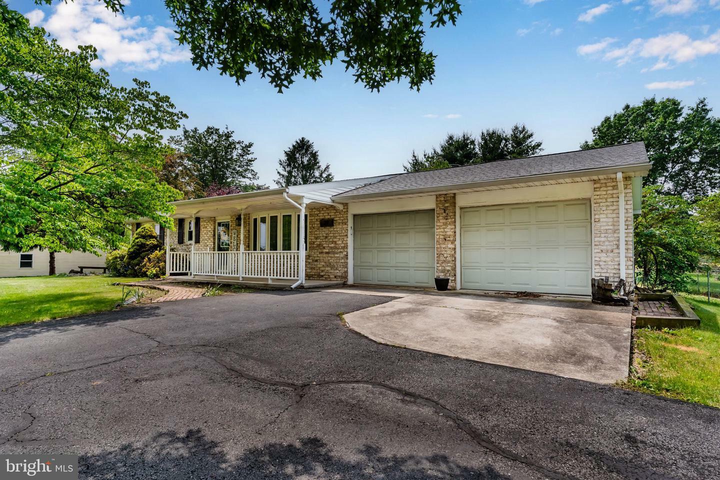 29 N Old Stonehouse Road  Carlisle PA 17015 photo