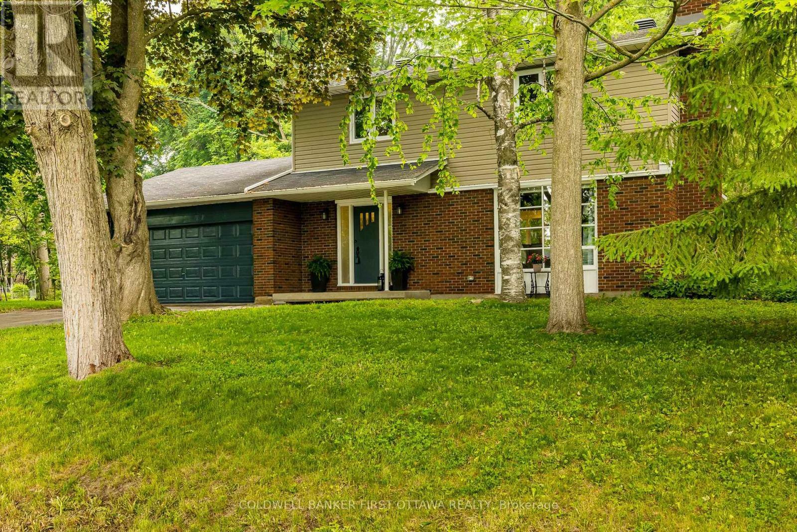 Property Photo: 5455 West River Drive ON K4M 1G7