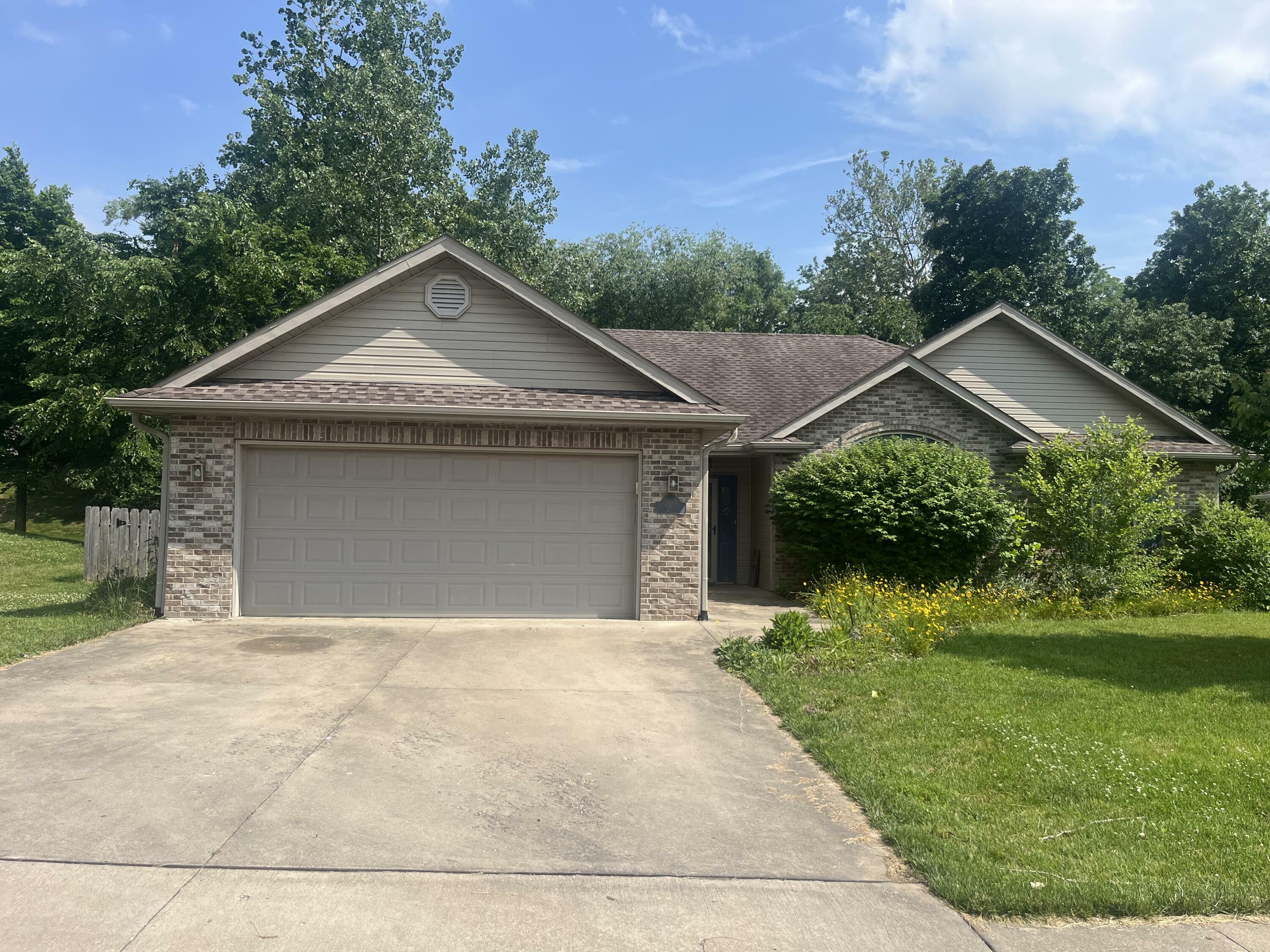 Property Photo: 3806 Snow Leopard Dr MO 65202