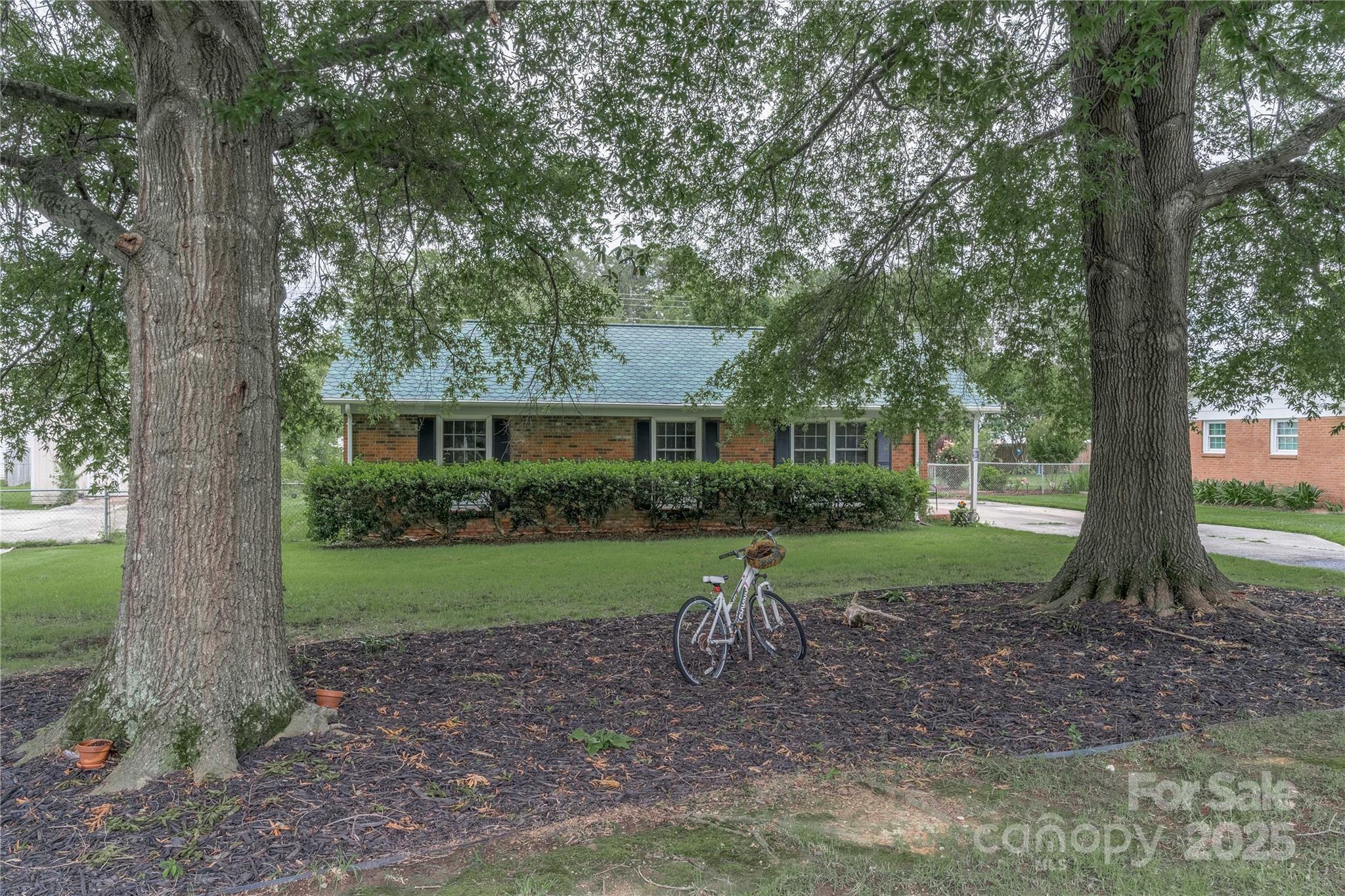 Property Photo: 6206 Clearwater Drive NC 28079
