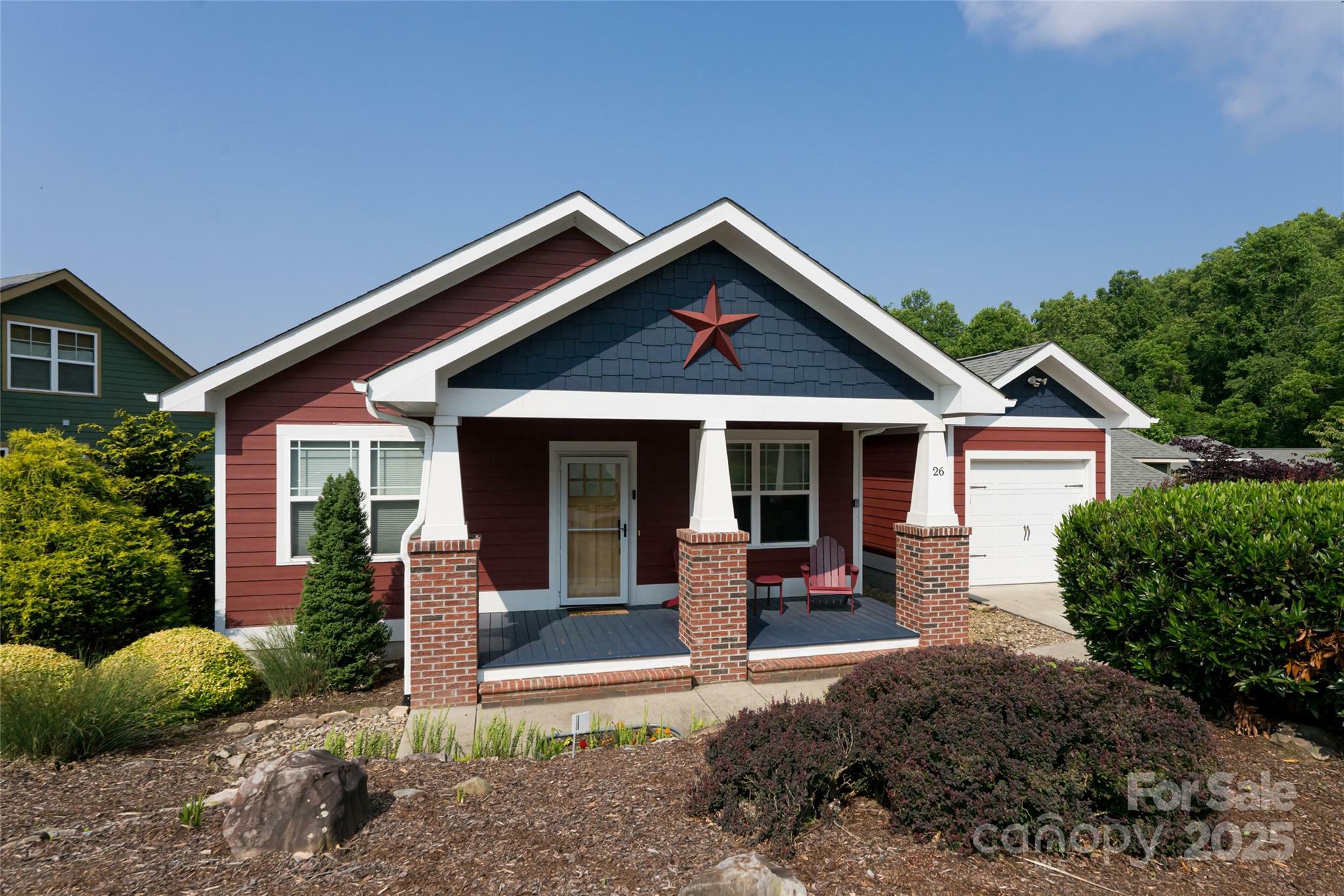 Property Photo:  26 Byrdcliffe Lane  NC 28805 