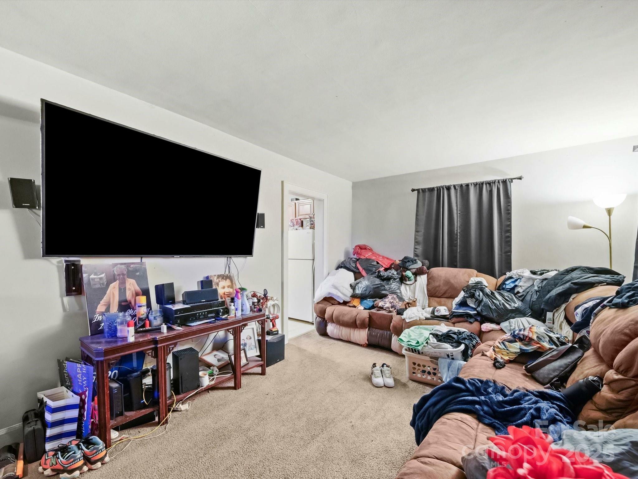 Property Photo: 1004 E 8th Avenue NC 28054