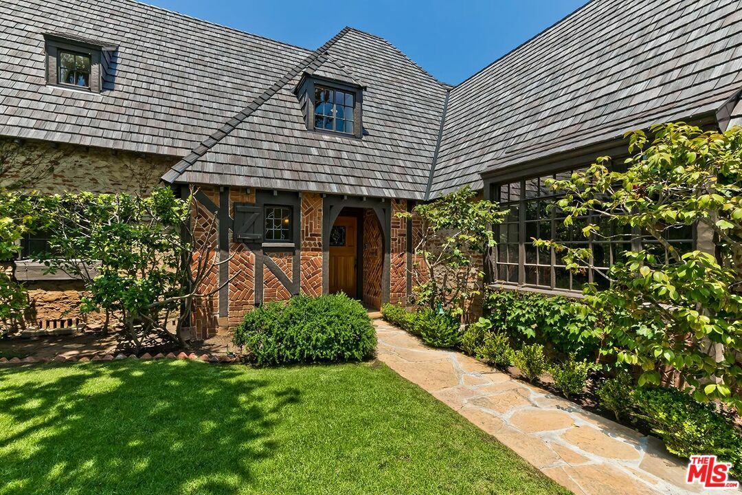 Property Photo: 13535 Lucca Dr CA 90272