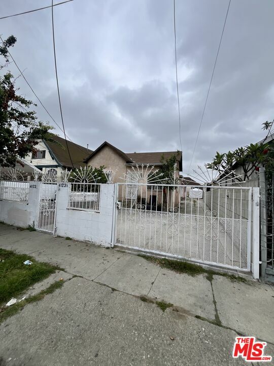 Property Photo: 4123 Naomi Ave CA 90011