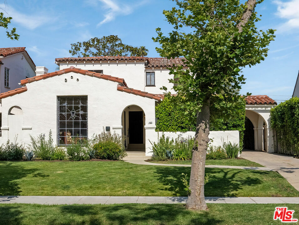 Property Photo: 160 S Poinsettia Pl CA 90036