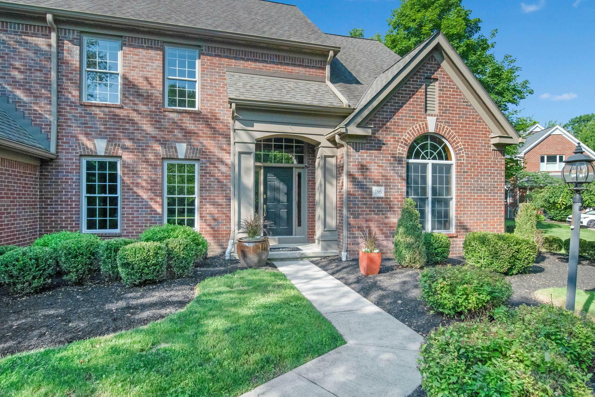 Property Photo: 186 Cressingham Lane OH 43065