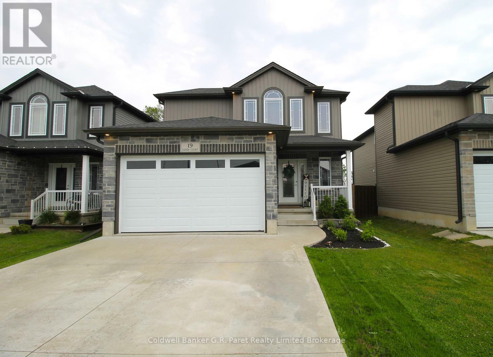 Property Photo: 19 Sandy Court ON N4G 0H6