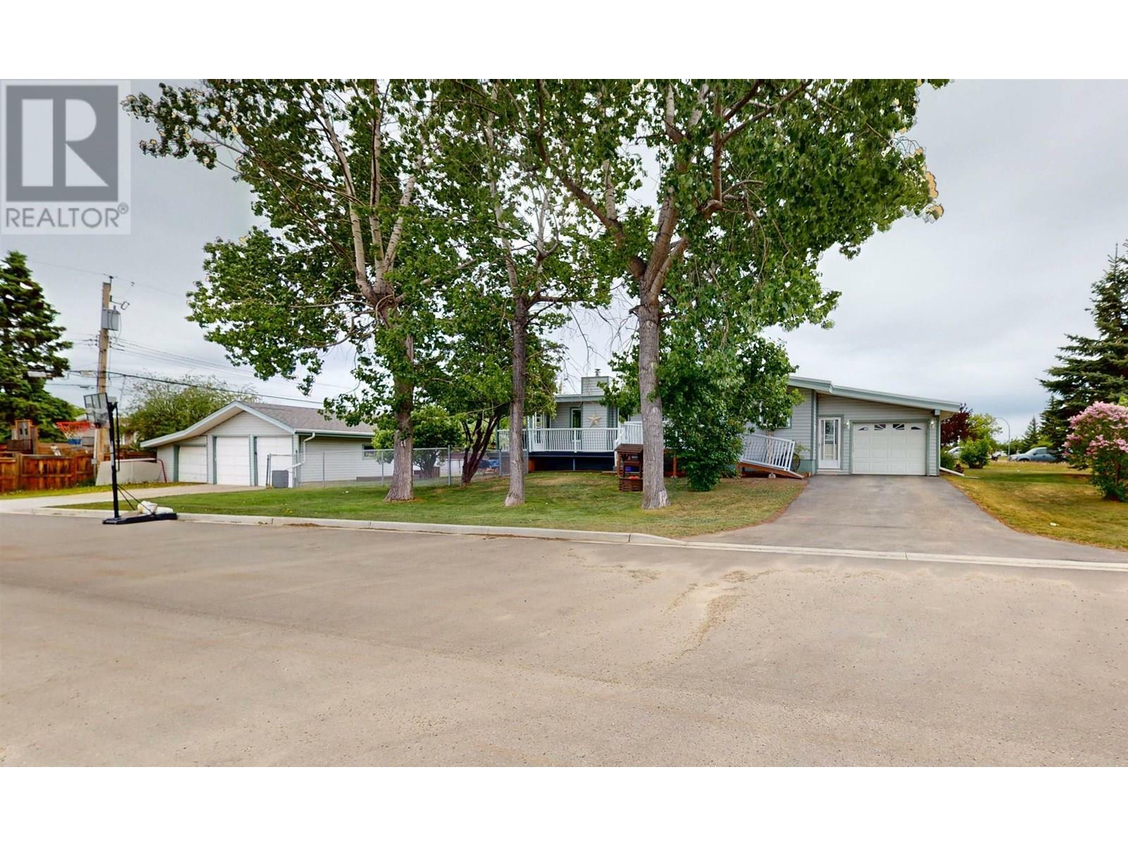 10320 111 Avenue  Fort St. John BC V1J 2V4 photo