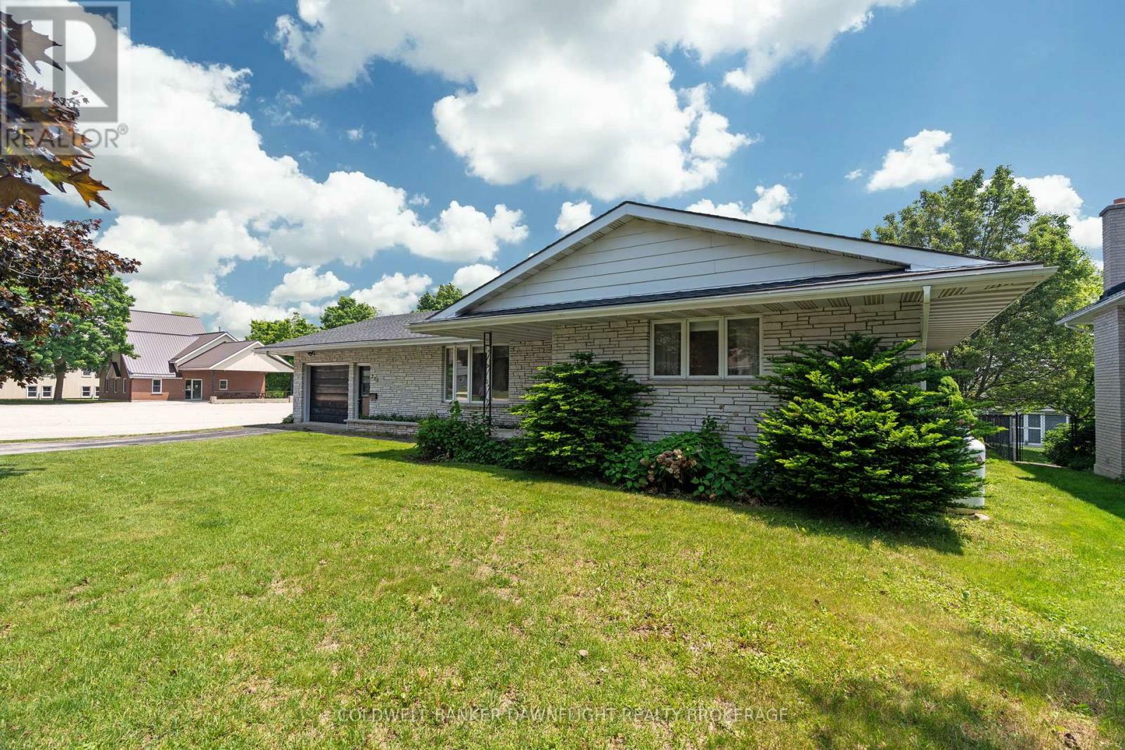 Property Photo: 275 Place St Street ON N0G 2H0