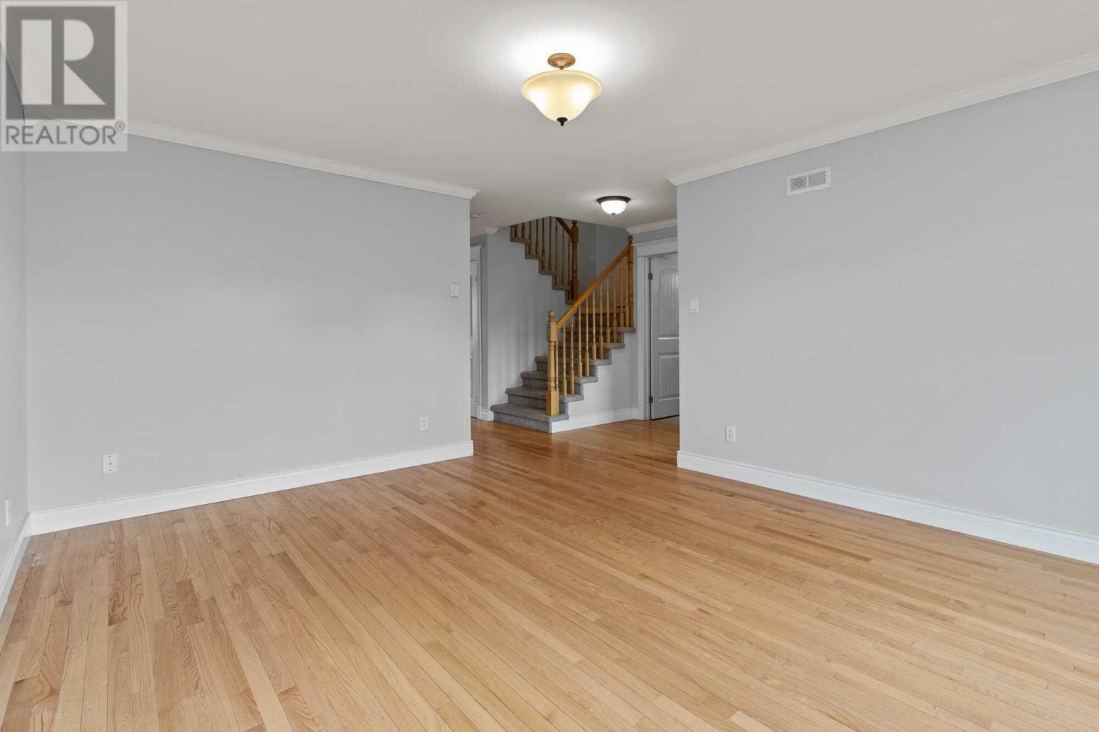 Photo de la propriété: 9 Camelot Crescent NL A1L 0P5