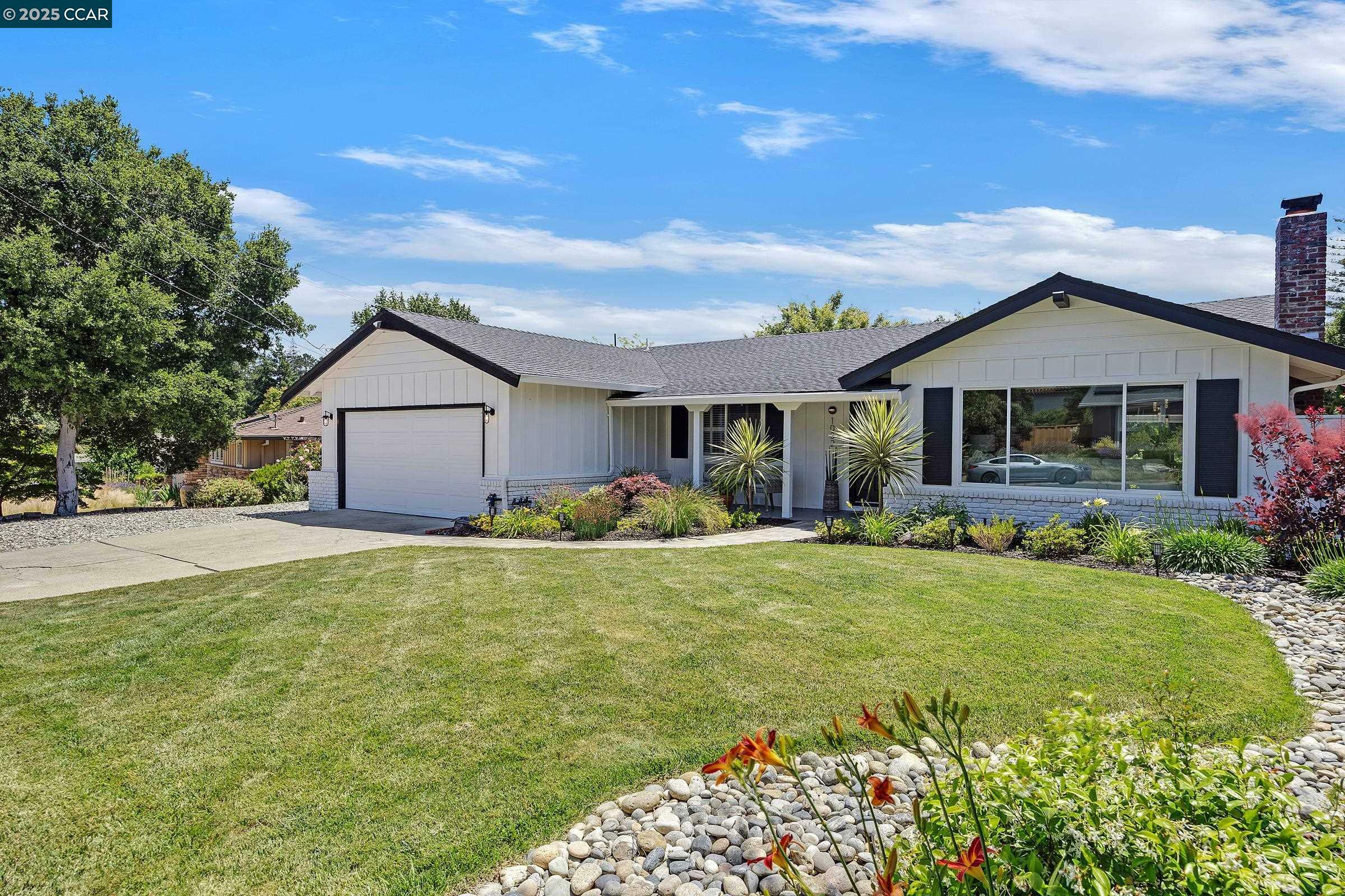 Property Photo: 1032 Sanders Dr CA 94556