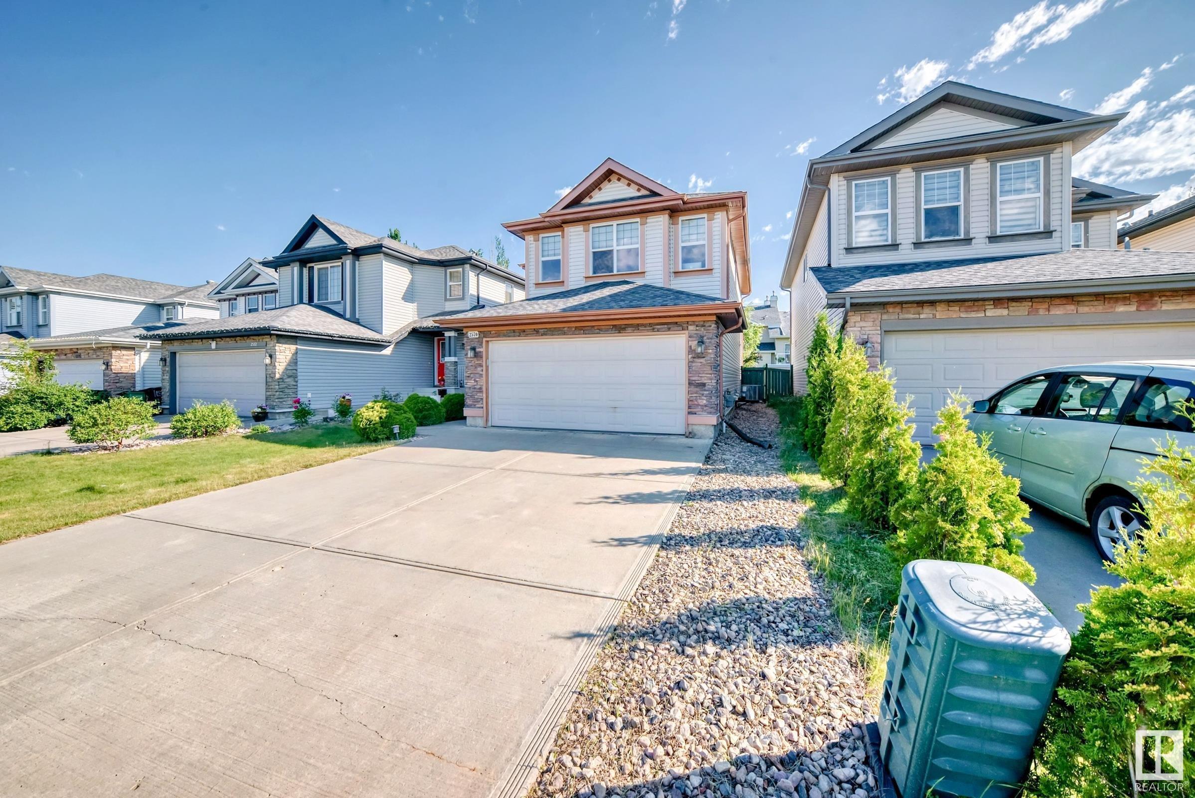 Property Photo: 2570 Hanna Crescent NW AB T6R 3P7