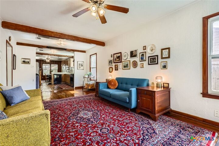 Property Photo:  2122 W Hermosa Drive  TX 78201 