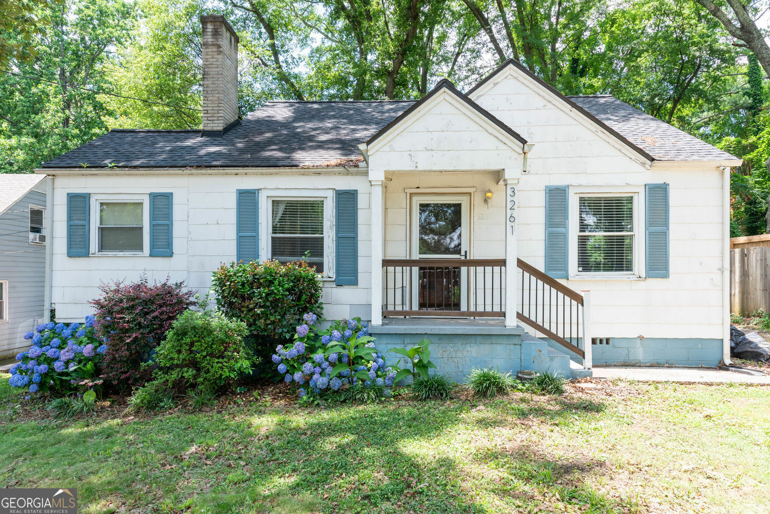 Property Photo: 3261 N Fulton Avenue GA 30354