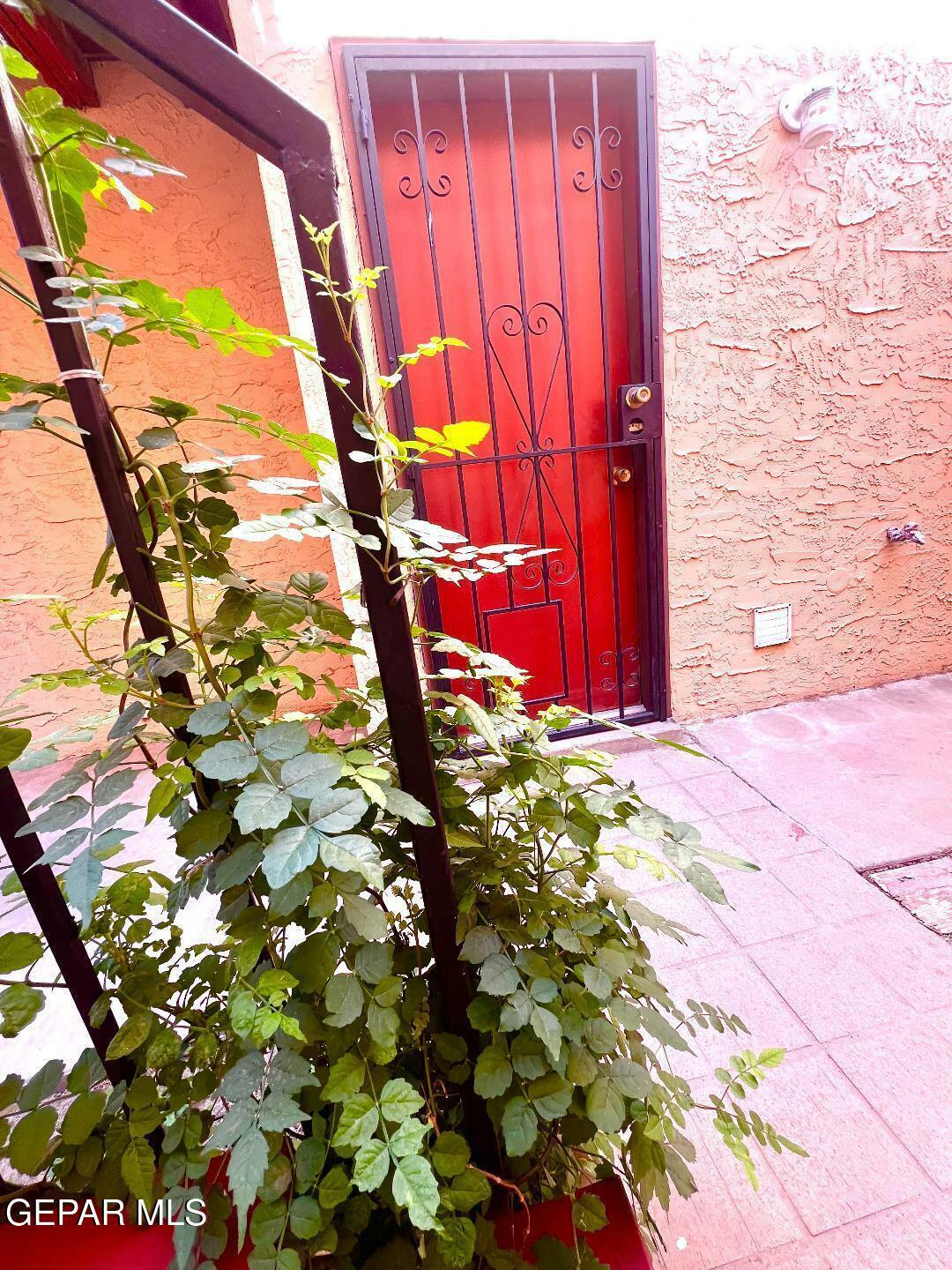 Property Photo: 2520 San Jose Avenue 2D TX 79930