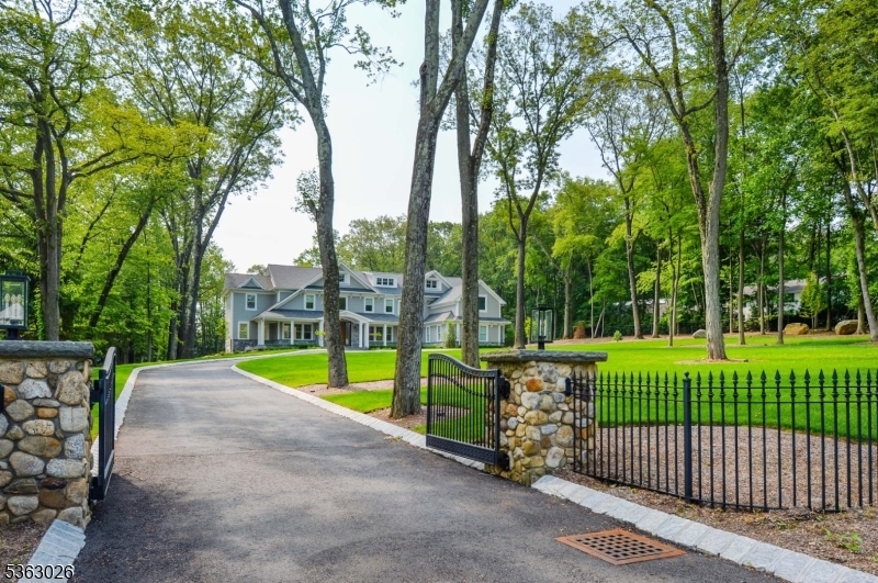 Property Photo: 789 Colonial Rd NJ 07417