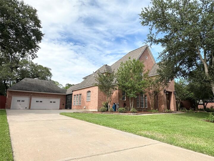 Property Photo:  105 Harvard Oaks Drive  TX 77566 