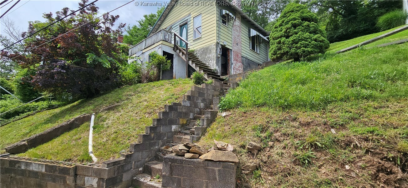 Property Photo: 1214 Upper Vine Street WV 25302