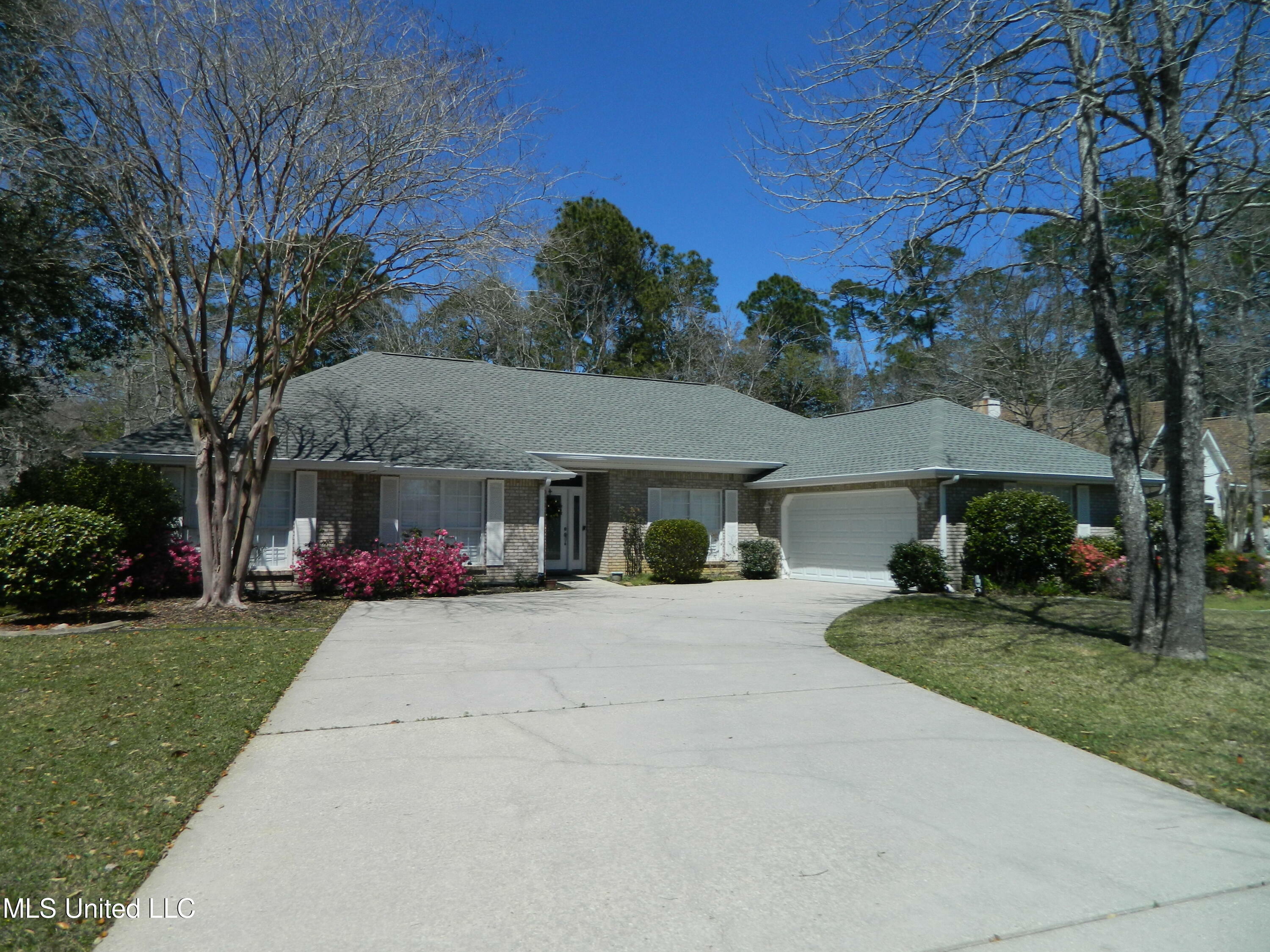 Property Photo: 56115 E Diamondhead Drive MS 39525
